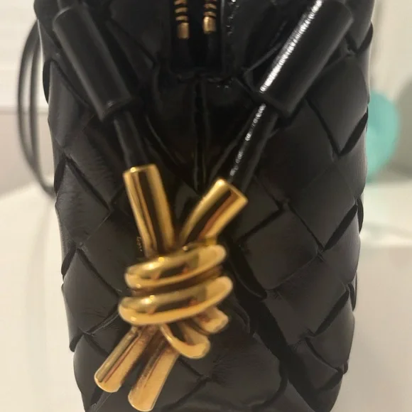 Bottega Veneta Black and Gold Crossbody Bag with Woven Design - Picture 8 of 14